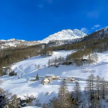Giasson Konukevi 3*